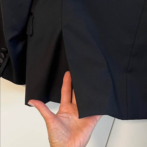 NWOT CK 100% Wool Slim Fit Classic Black Blazer Satin Accent, Size 40Man/10Women - Picture 8 of 12